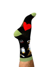 Chaussettes colorés par paire ou à l'unique marque français avec design en collaboration avec des artistes par Quanailles sur meanwhile boutique